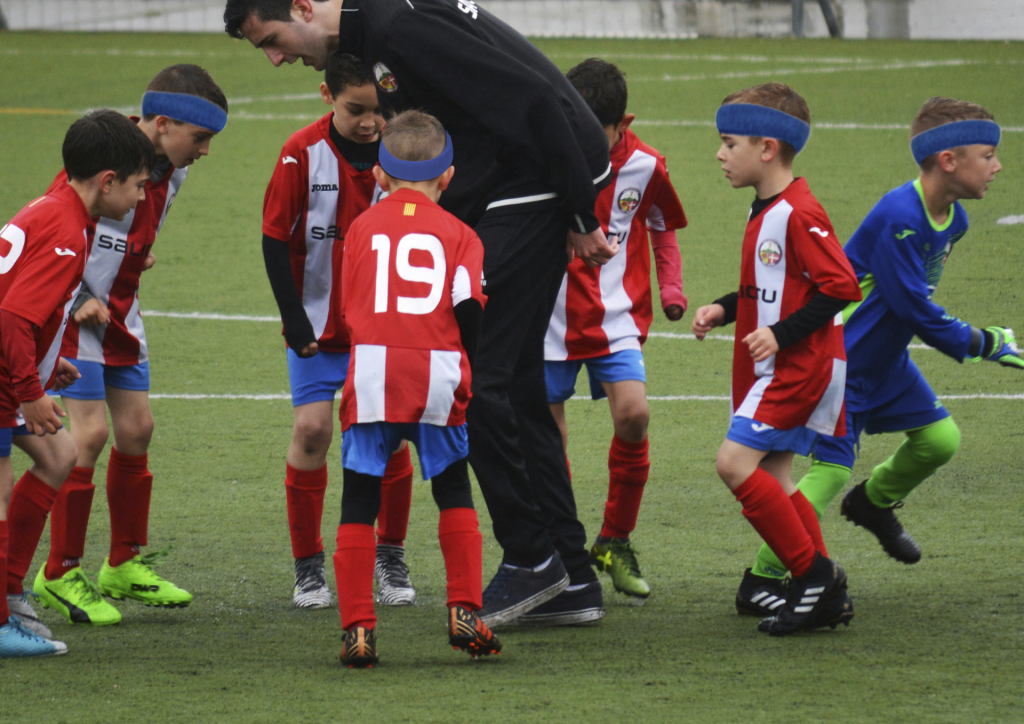 Protective headbands for young soccer players, ideal for added safety during training and matches. Forcefield® headbands provide lightweight protection for high-impact activities on the sports field.